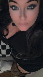 Miss_CurvesXXX Public Pic 4