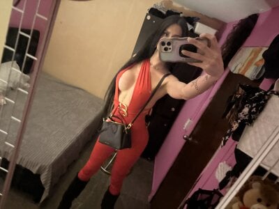 lolateton Bella Pic 2