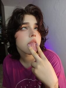 Daniellesins1 More of me Εικόνα