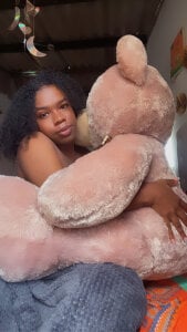 LicyEvans1 My teddy bear reminds me of him, my love. Gambar 3