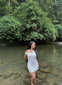 SUPERHOT_SHANTAL River girl . fénykép