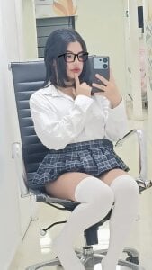 bonnieTaylor1 schoolgirl for you 🌹 Pic