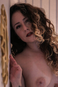 jasmine_campbell_ Public Pic 4