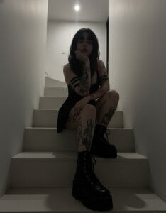 Missvalery Public Pic 5