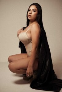 Zara_Wolf_ elegant Pic 2