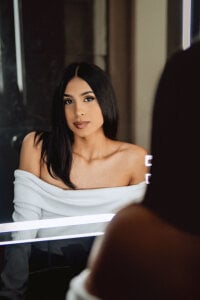 Caroline_foster1Love in the mirror 🧿图片