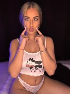 🍀🤍🐮 od AubrieleRouj1  2 snímek