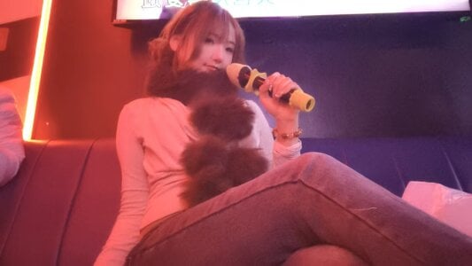 momo-5952 去唱歌啦 Poză 2