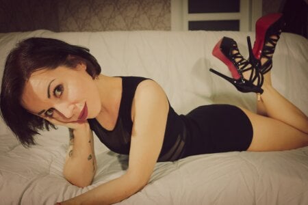LisaDove Public Pic 9
