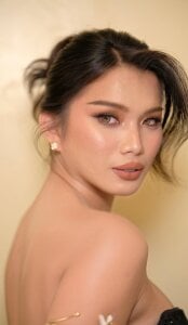 Bebe_Bonita21 made you look twice Pic