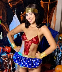 Emily_Beltonn your wonder woman Foto 6