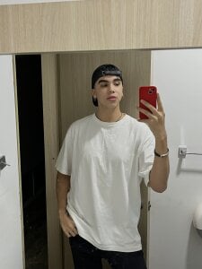 Kheyler_1 Wow, you are the sun that lights up my big day! 🤍 Bilde