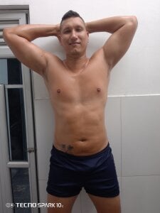 Tom_Hardy11 after gym Pic 3