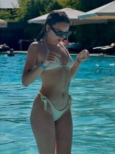 SilverGalen Horny girls are so beautiful . fénykép