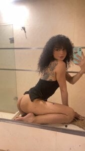 CurlyRose__ Public Pic 6