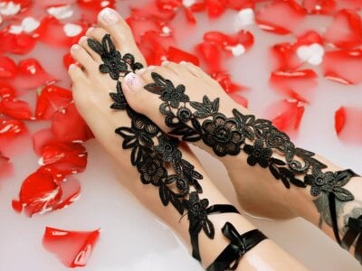 salma_lutz A shower of roses Foto 4