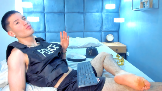 HunterHeat_ I am your police Pic 5