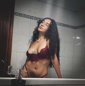 Public od ElizabethBelle  snímek