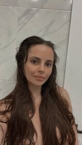 Mylina_ Public Pic 2