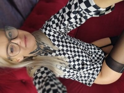 TattooTemptress Some new stuff for you😈 Pic 3