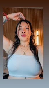 hollypeyton1_tp Public Pic 3