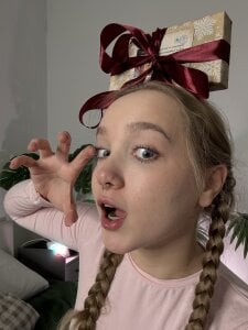 bambi_lu✨🤍EPIC GOAL 🤍 packing phone to my grandmother🤍✨图片 2