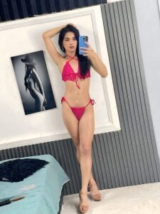 PamelaAnderson_2 I am passion and a bad girl 😈🔥 Pic