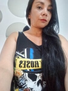 vivian-milf Public Pic 7