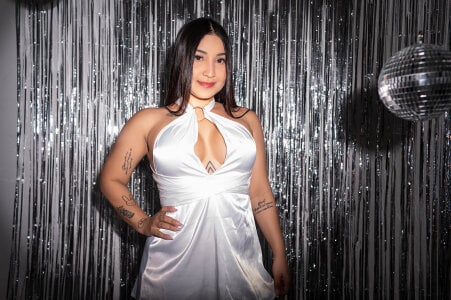 ReinaChloe 2026 mode 🥂 Pic