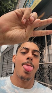 Straight_with_curls White ⚪️ Pic 3