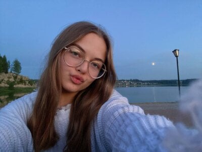 AraHarwick Public Pic 3