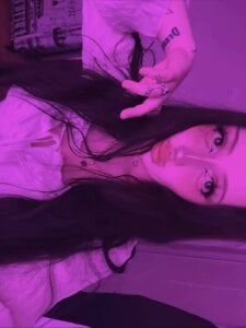 Lolykari Bored at home Foto 2