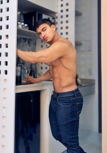 Chris_Clarck kullanıcısının an invitation to be with me alone in a room😈🔥 albümü -  2 fotoğraf