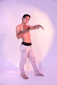 Noah_Greenhart 😏 Come play with my dominance. Gambar 4