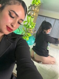 Chloe1126_ Let’s toast to luck, friendship, and happiness 🍀 Εικόνα 8