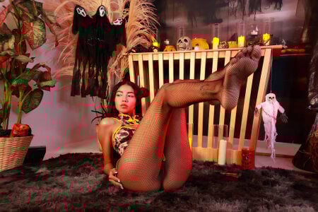 luna_roja25 BOO FEET 🔥 Pic