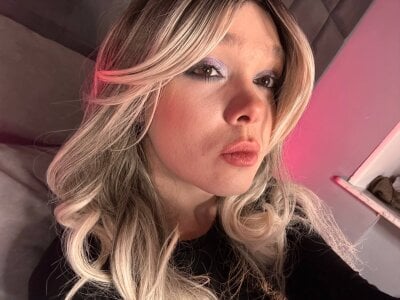 RoxyTaylon Public Pic 3