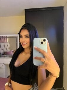 Isabelaclark_ Public Pic 2