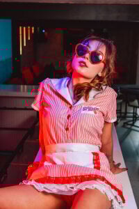 SabrinaSpell_ Retro Power Girl 💥 Foto 5