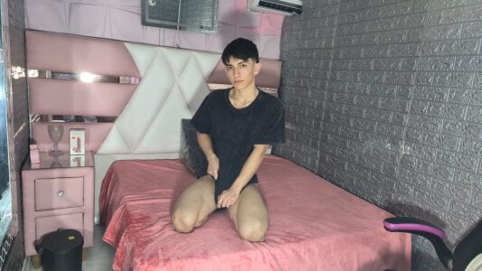 ElanGiraldo Public Pic 5