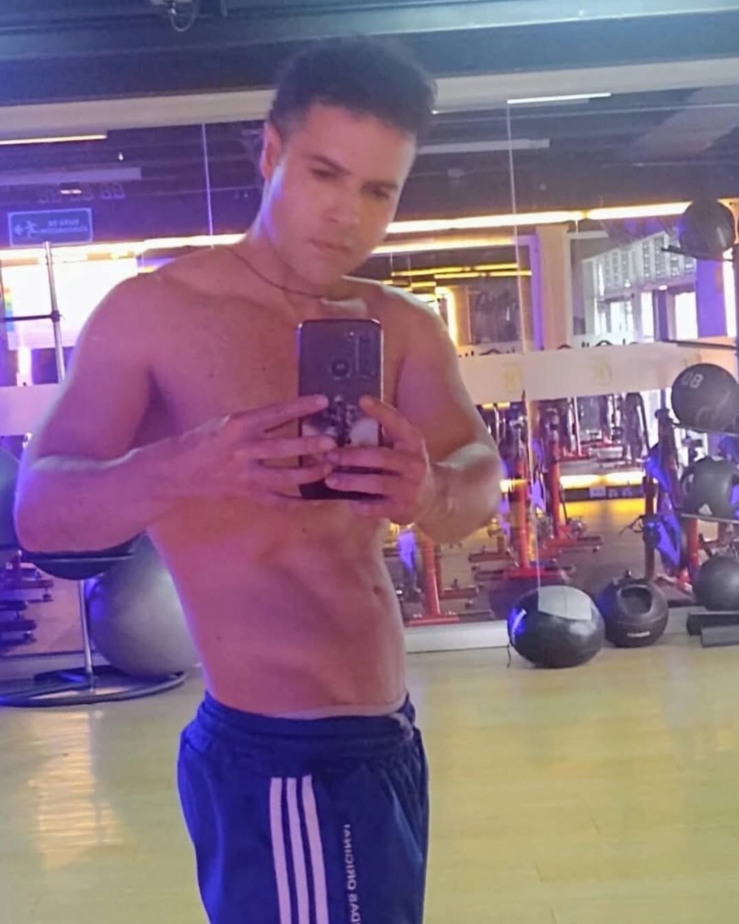 Трендове зображення  6768 Gael_Saint