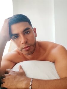 Alex_bayhasのsexyの 3枚の写真