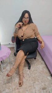 Luciana_r Do you want your secretary? Pic 2