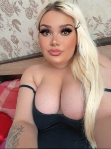 Barbie_Boobs Public Pic 5