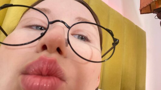 Stella_Sunny Public Pic