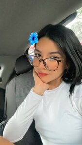 Pretty_roxxyy Public Pic 2