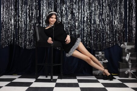 MinaHin santa’s favorite girl Pic 4