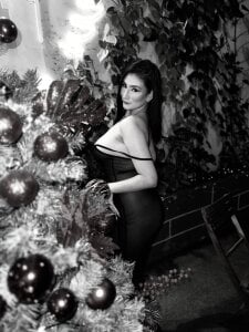 MaddisonLowe Merry Christmas Pic