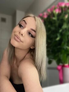 Candy__cat Cam Model Profile | Stripchat