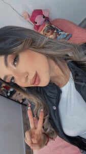 TiffanyBela Kiss🔥 รูป  4